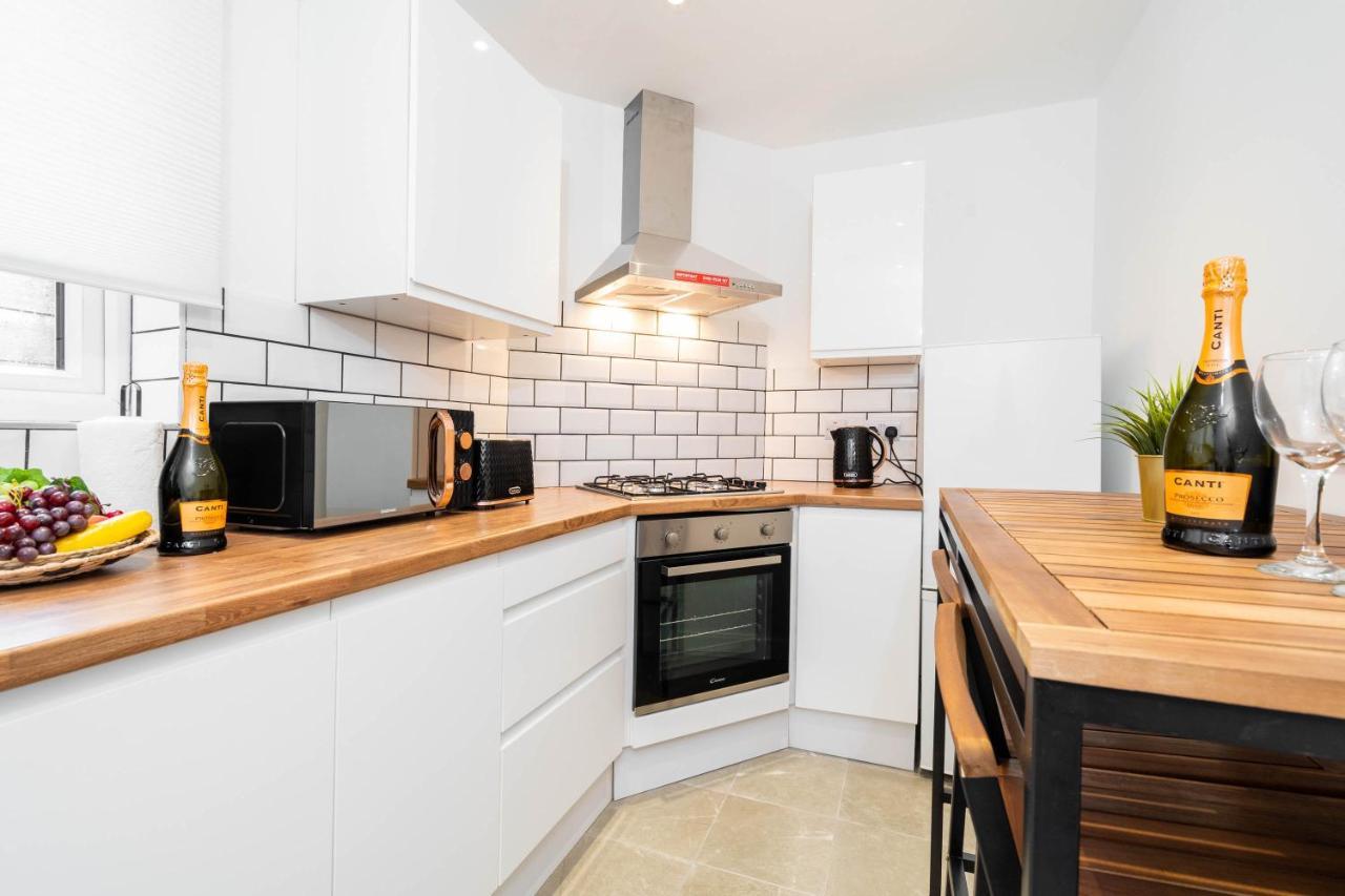 Two Bedroom Apartment - En Suites - Smart Tv'S - Wifi - Netflix - Bearwood Birmingam Exterior foto